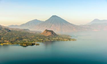 Cerro de Oro的带停车场的酒店