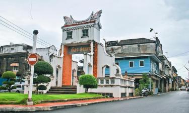 Ban Khlong Phruan的带停车场的酒店