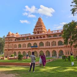 蒂鲁帕蒂 331家住宿