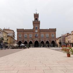 卡萨尔马焦雷 9家带停车场的酒店