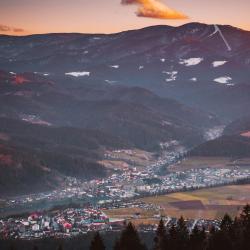 Muta 5家带停车场的酒店