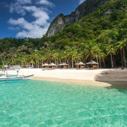 纳拉 3家带泳池的酒店