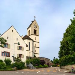 Oberwil 4家带停车场的酒店