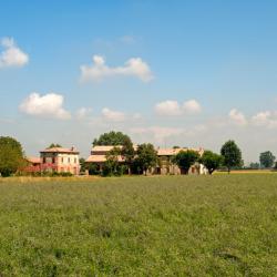 萨拉巴甘扎 9家带停车场的酒店