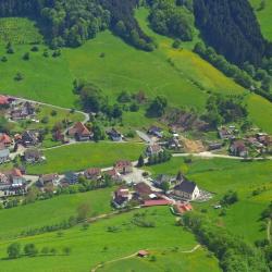 Casekow 4家带停车场的酒店