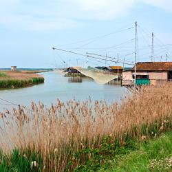 卢戈 29家带停车场的酒店