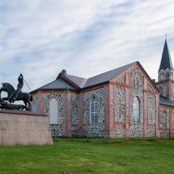 Tori 3家带停车场的酒店