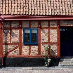 Sk&aring;ne-Tran&aring;s 4家带停车场的酒店