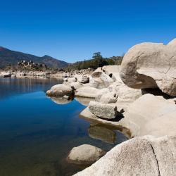 厄尔巴拉克 5家带泳池的酒店