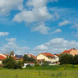 Mazkeret Batya 3家带停车场的酒店