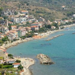 皮奥皮 5家带停车场的酒店