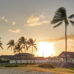 Ewa Beach 3家带停车场的酒店