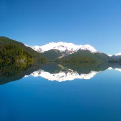 Lago Futalaufquen 3家山林小屋