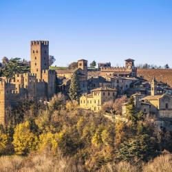 卡斯泰拉尔夸托 14家带停车场的酒店