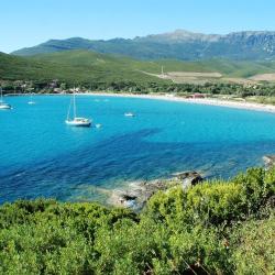 Pietracorbara 19家带停车场的酒店