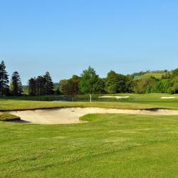 塔拉特 4家带停车场的酒店