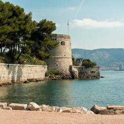 滨海拉塞讷 60家带泳池的酒店