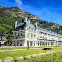 坎弗兰克埃斯塔西翁 46家住宿