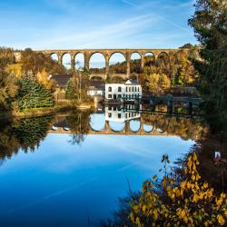 奥斯特巴德&middot;哥伦 525家带停车场的酒店