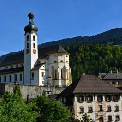 施伦斯 13家带泳池的酒店