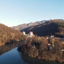 卡库拉塔 3家带泳池的酒店