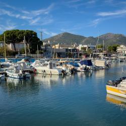 新马克立 67家自助式住宿