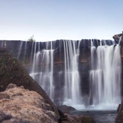 洛斯安赫莱斯 128家带停车场的酒店