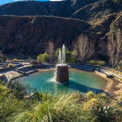 且乌塔 18家带停车场的酒店