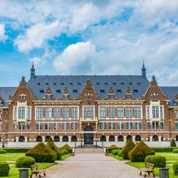 朗斯 63家带停车场的酒店