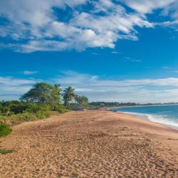 汉班托塔 35家带停车场的酒店