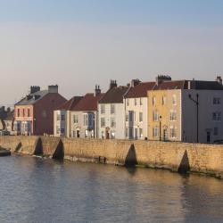 哈特尔普尔 6家带泳池的酒店