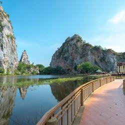 拉差汶里 44家带停车场的酒店