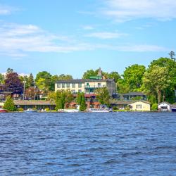 加纳诺克 7家带泳池的酒店