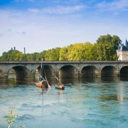 沙泰勒罗 76家带停车场的酒店
