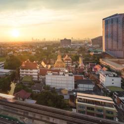 曼那 48家带停车场的酒店