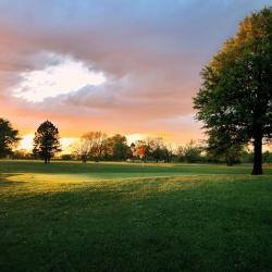 恩波里亚 18家带停车场的酒店