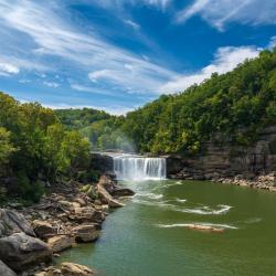 科尔宾 15家带停车场的酒店