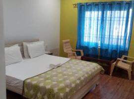 Hotel Gets Grand，位于Narasapura的酒店