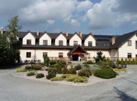 Hotel Marzanna，位于Niedrzwica Kościelna的酒店