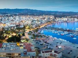 Hotel Águilas Playa，位于阿桂拉斯的酒店