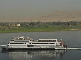 M/Y Alexander The Great Nile Cruise - 4 Nights Every Monday From Luxor - 3 Nights Every Friday from Aswan，位于卢克索Al Baghdādī附近的酒店