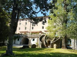Hôtel-Restaurant La Table de Cluny，位于Saint-André-de-Majencoules的酒店