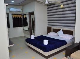 Hotel Raj Palace Inn，位于Rājula的酒店