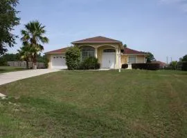 Luxury Villa with Pool and Springs, beaches near Golf courses