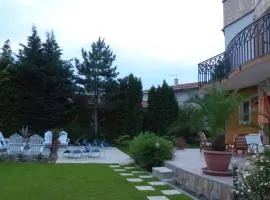 Toscana Lakeside Apartments I - II Family friend，位于希欧福克的乡村别墅