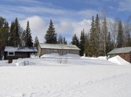 Lakeside House in Lapland，位于SkauloDundret Sports Centre Ski Lift 2附近的酒店