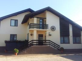 奥萨莫德林机场乡村民宿，位于Zakroczym的酒店