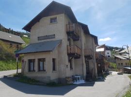 Auberge La Coulette，位于瓦尔的酒店
