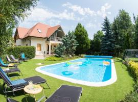 Villa Oliva Boutique Rooms Zamárdi，位于扎马迪的酒店