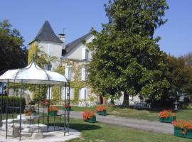 Chateau de Meracq，位于Méracq的酒店